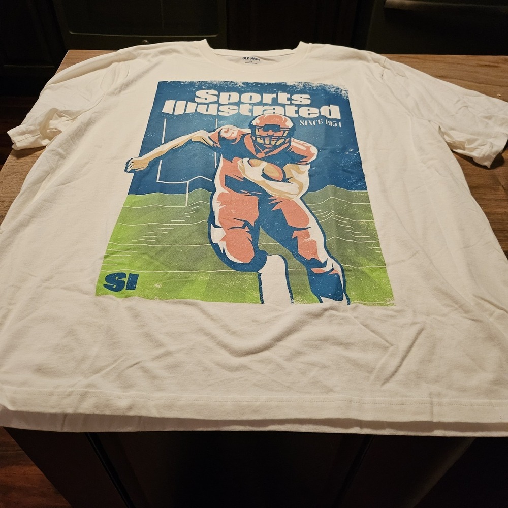 Men's Sports Illustrated Tshirt.  Retro Football. Cream Old Navy Tee Sz XXL